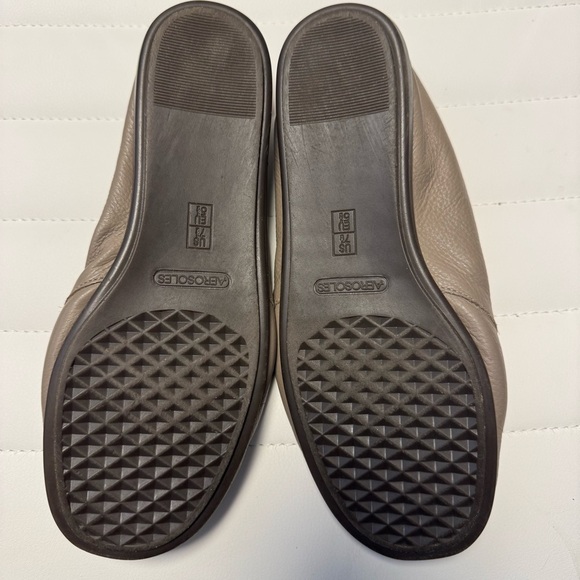 AEROSOLES Women's Taupe Flats - Picture 8 of 9
